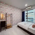 Oceanview Oasis Suite Jesselton Quay 海景优雅豪华公寓